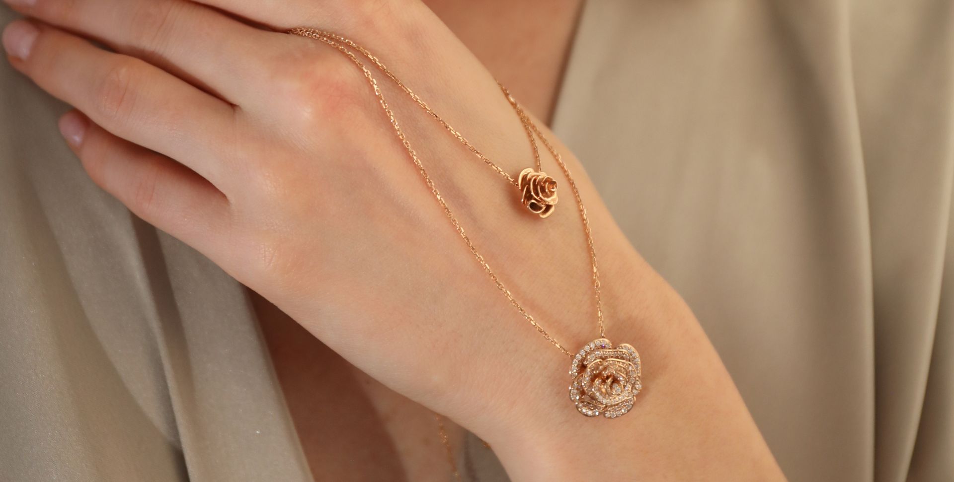 gifts for her, bracelets for girls, the jewelry stores, dubai jewelery brands