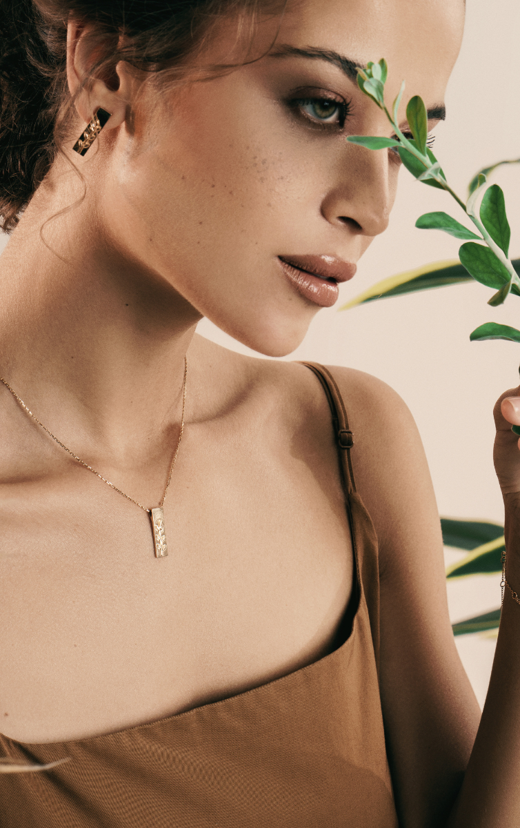 Womens day gifts, pendants, diamond pendants, valentine day gifts