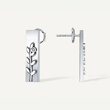 leove white gold earring