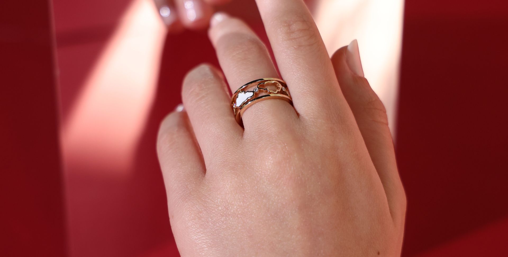 gifts for her, bracelets for girls, the jewelry stores, dubai jewelery brands