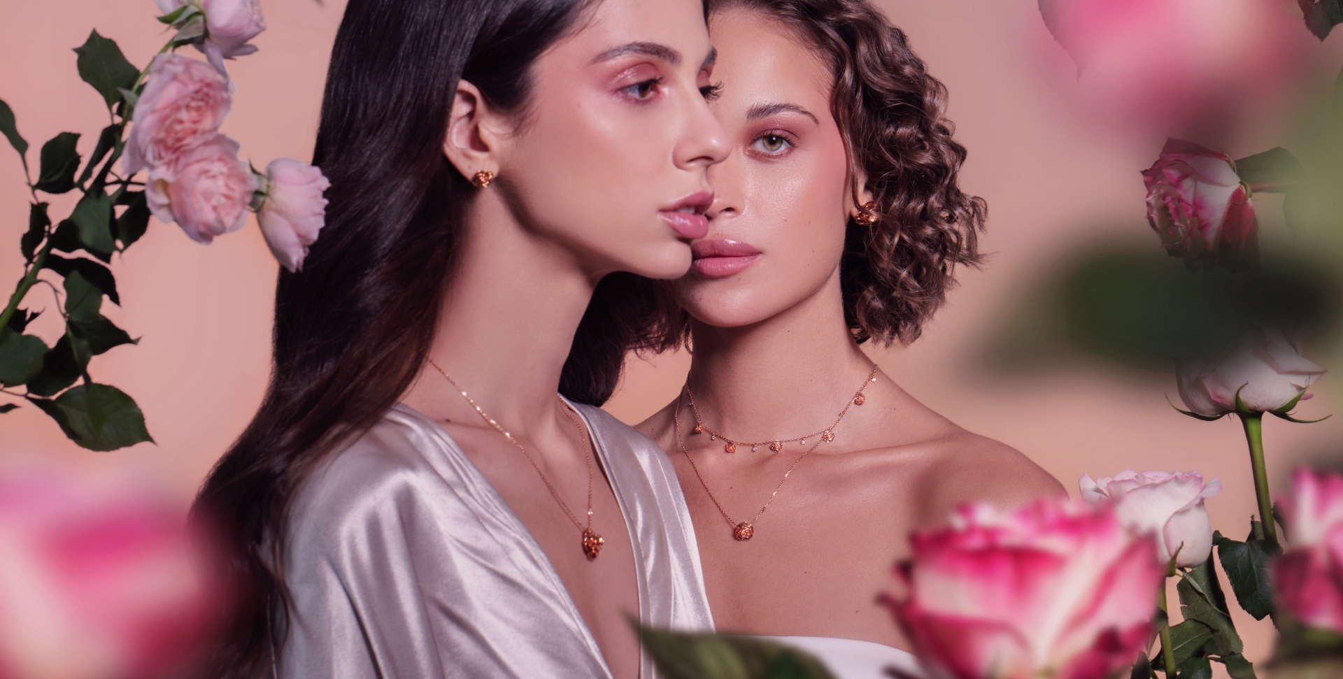 gifts for her, bracelets for girls, the jewelry stores, dubai jewelery brands